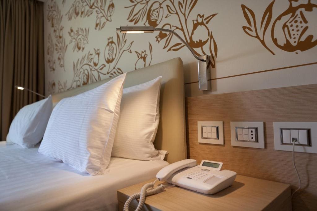 Deluxe Room with Balcony room - Image 2