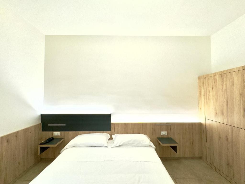 Deluxe Quadruple Room room - Image 1