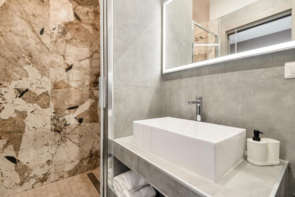 Large Double Room room - Image 1