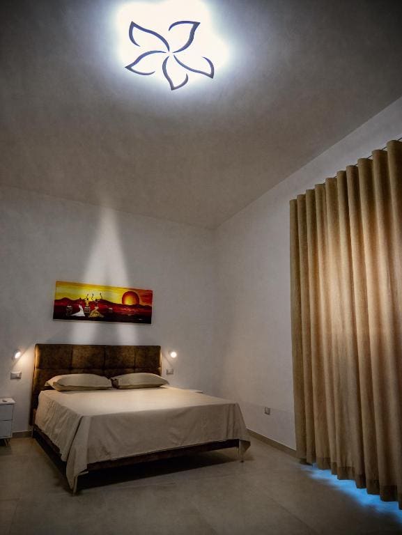 Comfort Quadruple Room room - Image 2