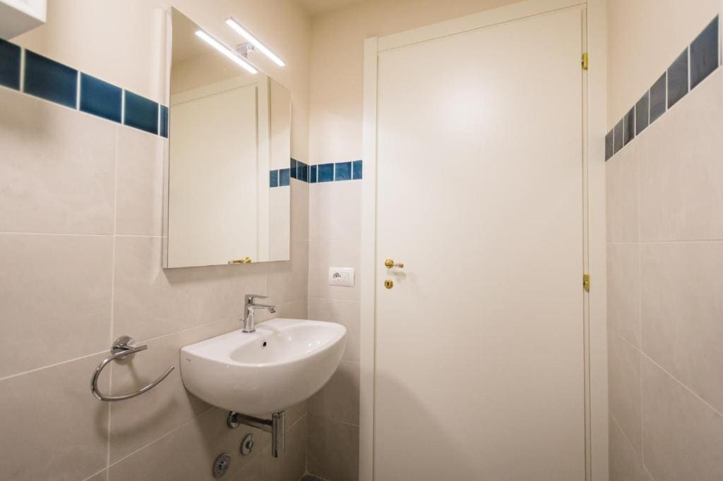 Double Room with Private Bathroom room - Image 1