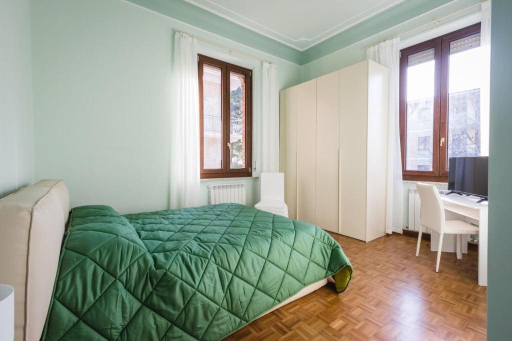Double Room with Private Bathroom room - Image 3