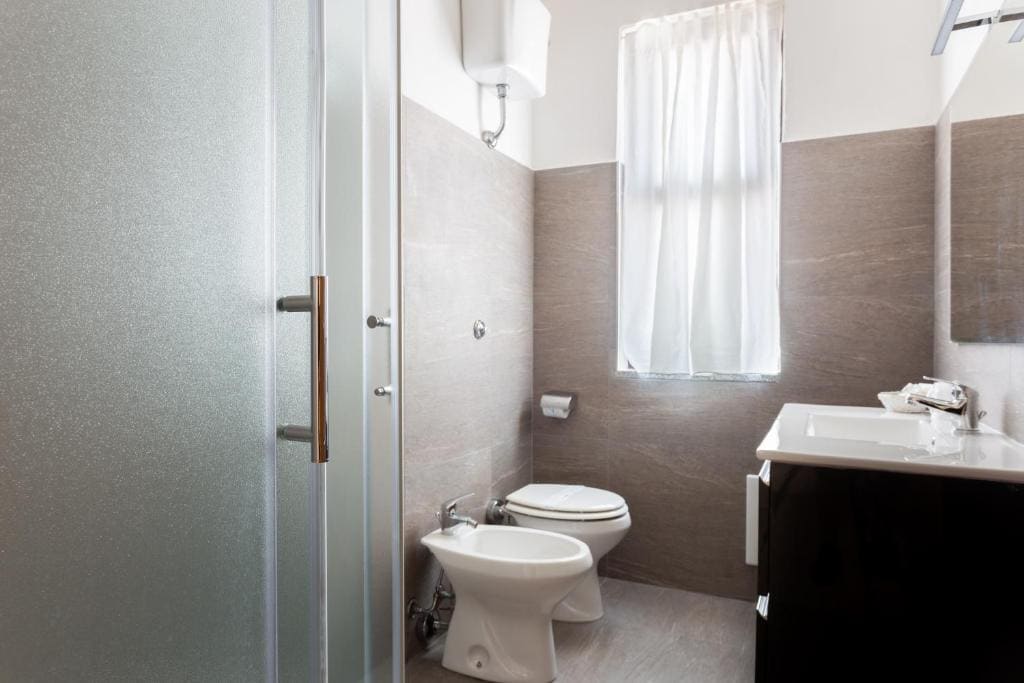 Two Connecting Double Rooms room - Image 2
