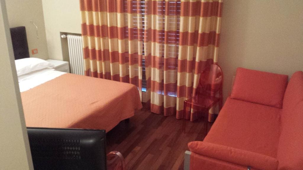 Superior Triple Room room - Image 1