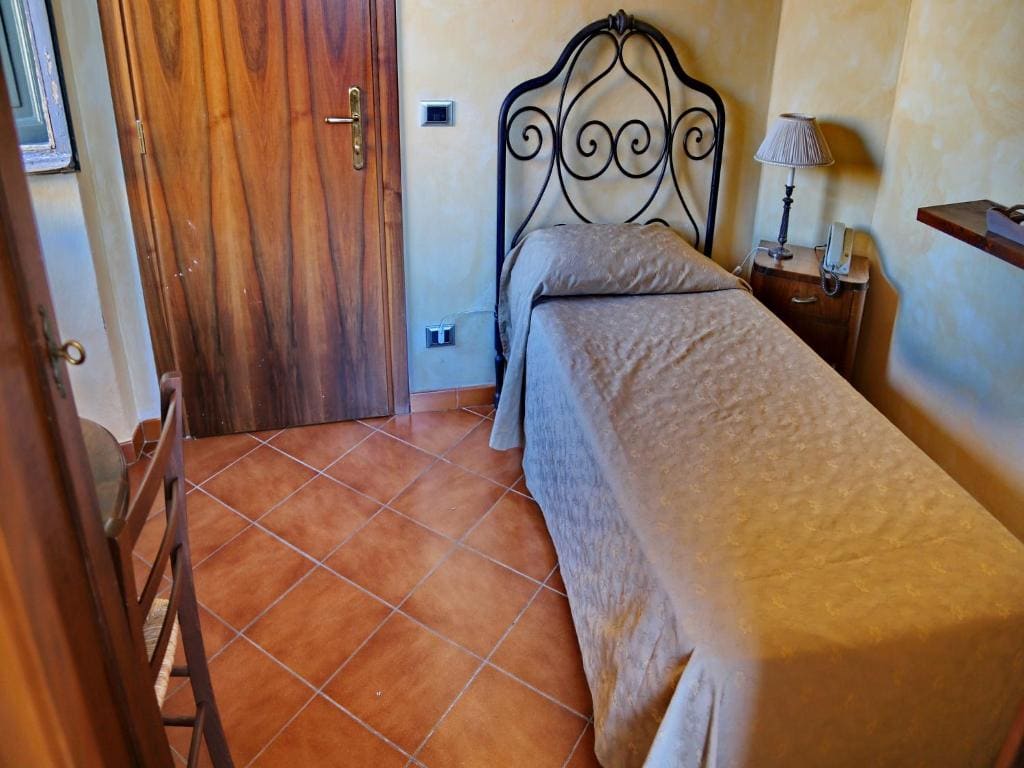 Standard Single Room room - Image 2