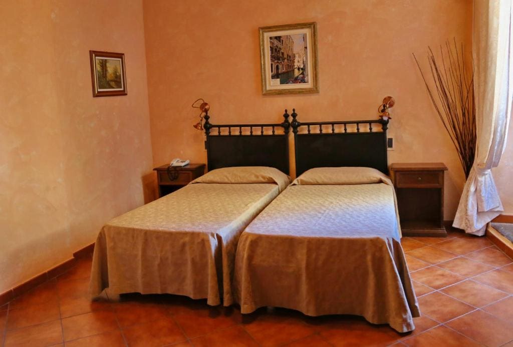 Superior Double or Twin Room room - Image 1
