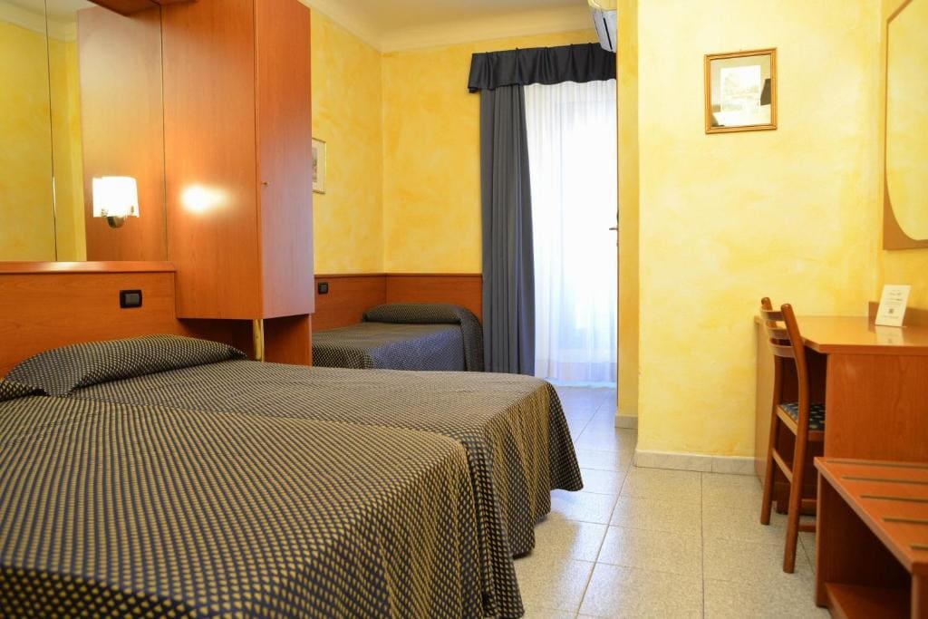 Twin Room room - Image 3