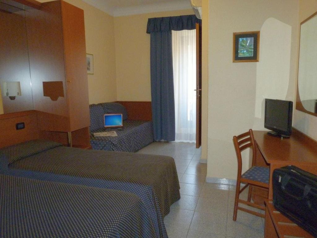 Twin Room room - Image 1