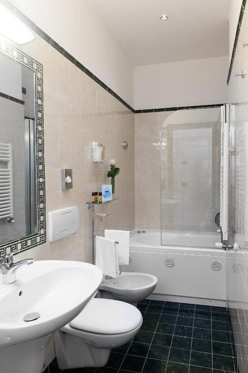 Superior Double Room room - Image 3