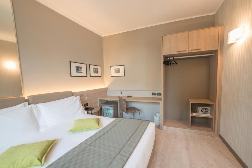 Deluxe Double Room room - Image 1