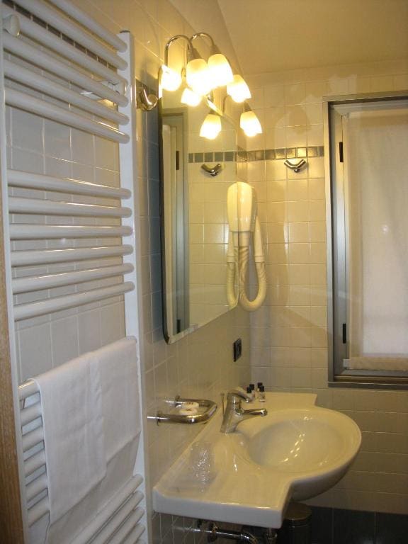 Superior Double Room room - Image 3