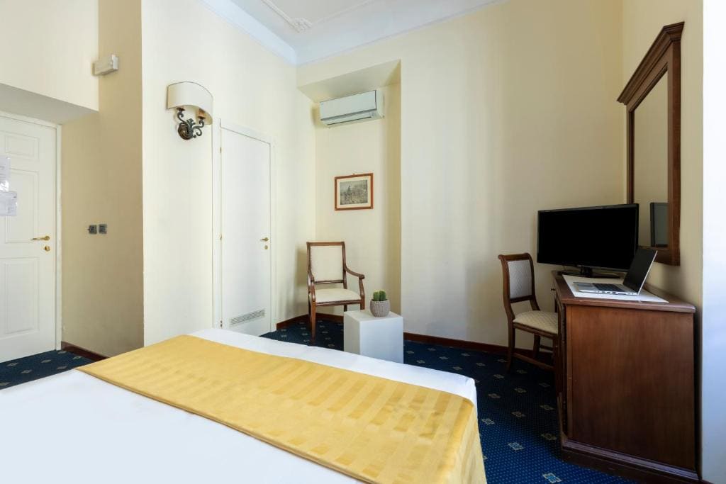 Double or Twin Room room - Image 3