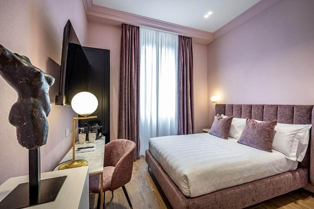 Small Double Room - Separate Building room - Image 1