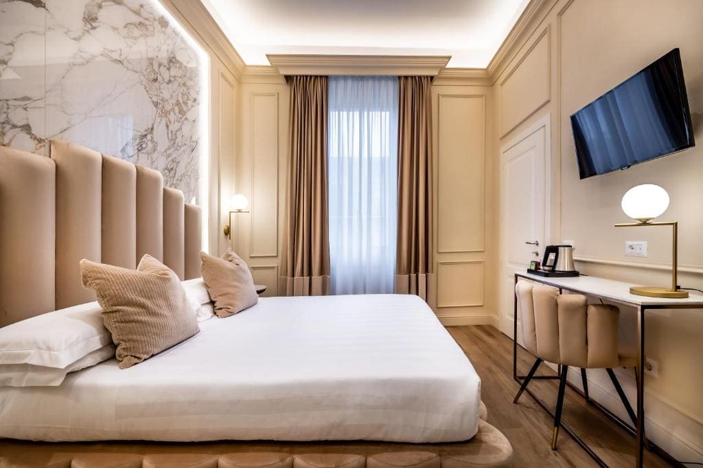 Small Double Room room - Image 3