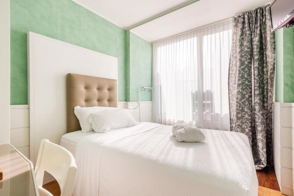 Superior Single Room room - Image 2