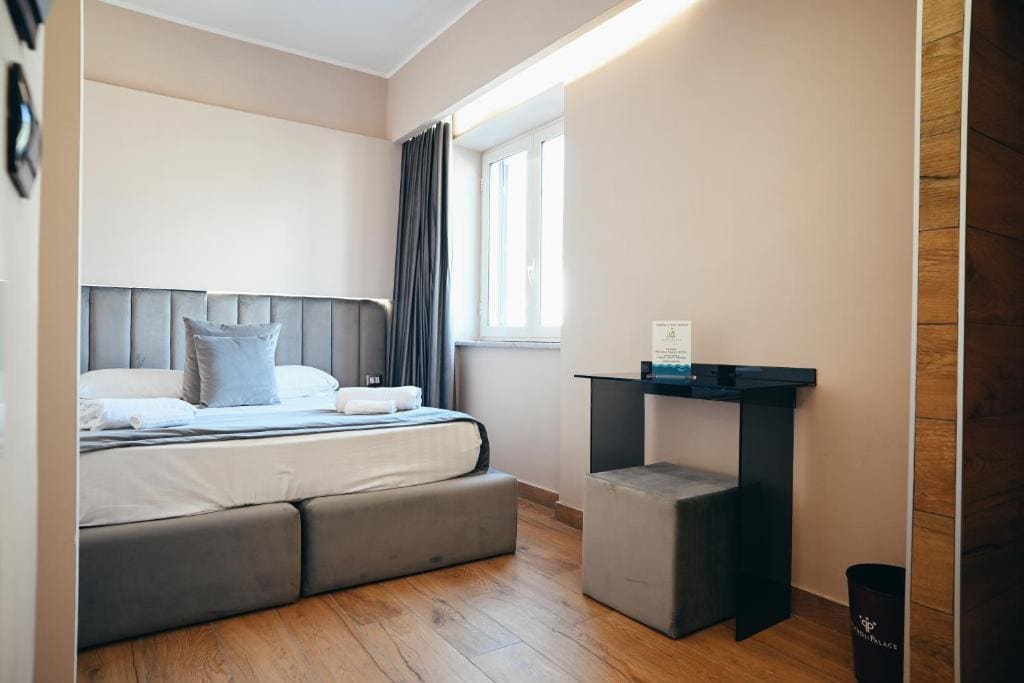 Standard Double or Twin Room room - Image 2