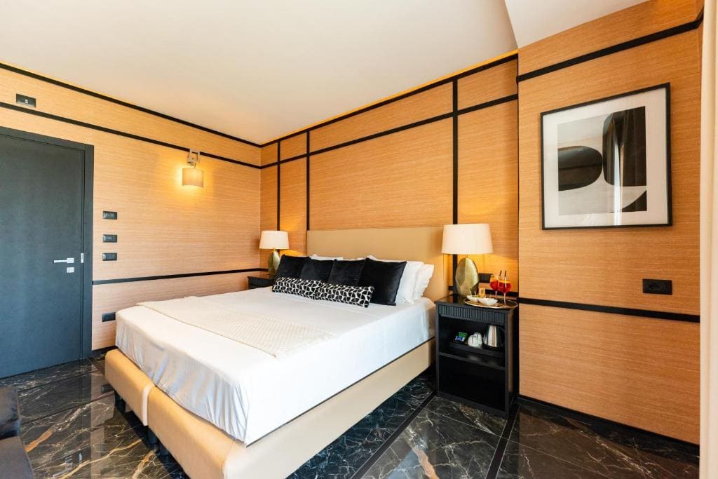 Executive Suite room - Image 1