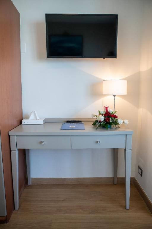 Triple Room with Balcony room - Image 1