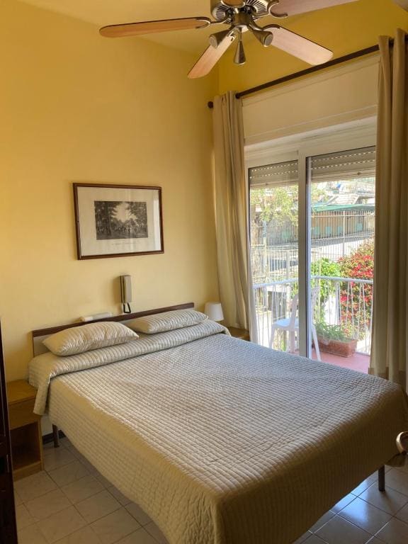 Single Room with Balcony room - Image 1