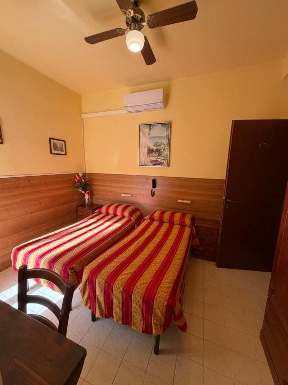Twin Room room - Image 2