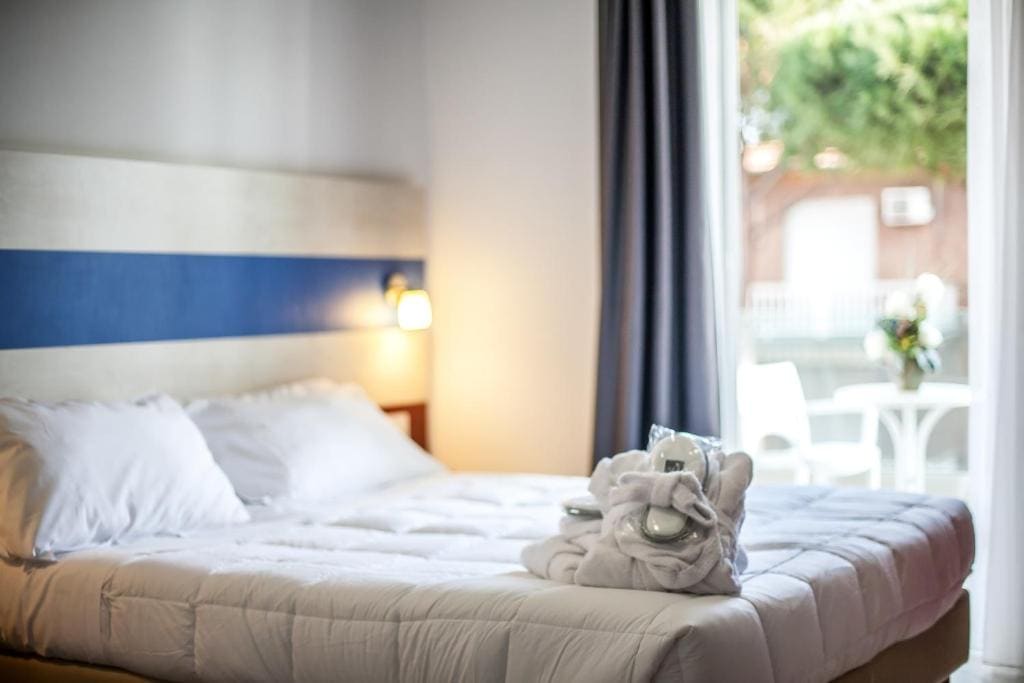 Deluxe Double or Twin Room room - Image 1