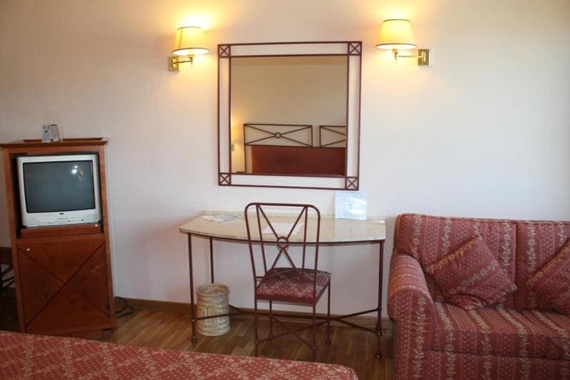 Quadruple Room room - Image 2
