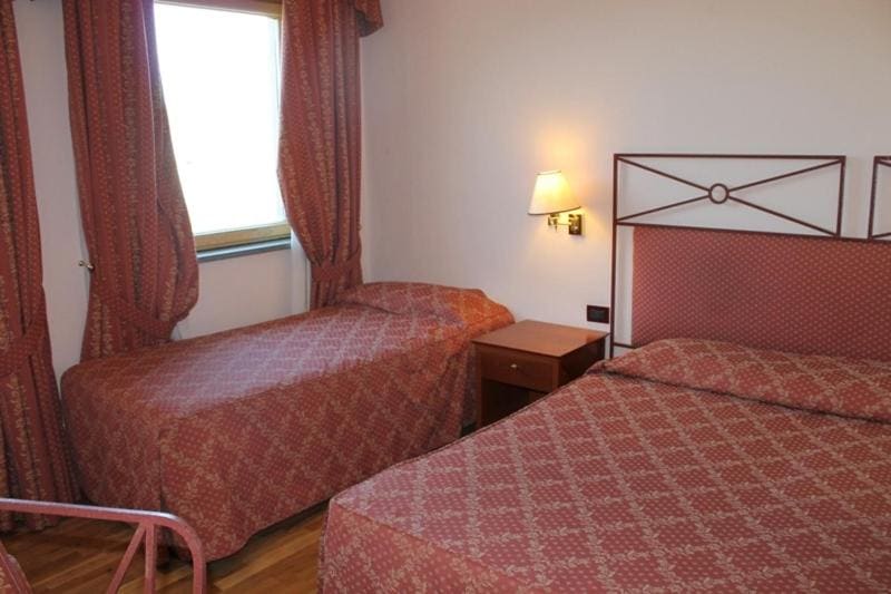 Quadruple Room room - Image 3