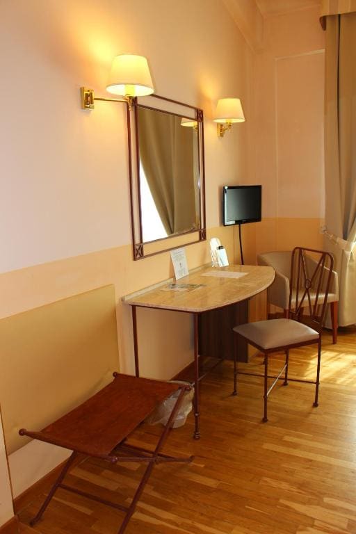 Superior Double Room room - Image 3