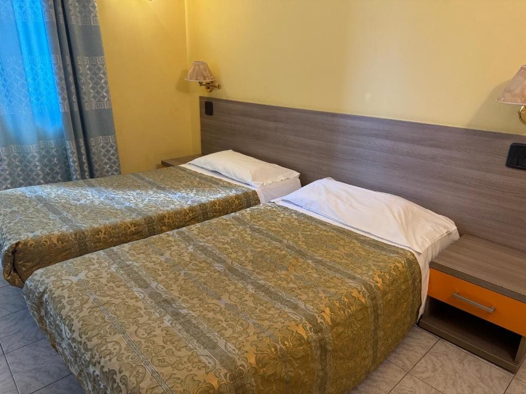 Twin Room room - Image 2