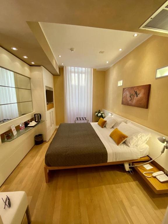 Superior Single Room room - Image 1