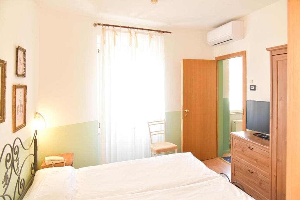 Basic Double Room room - Image 2