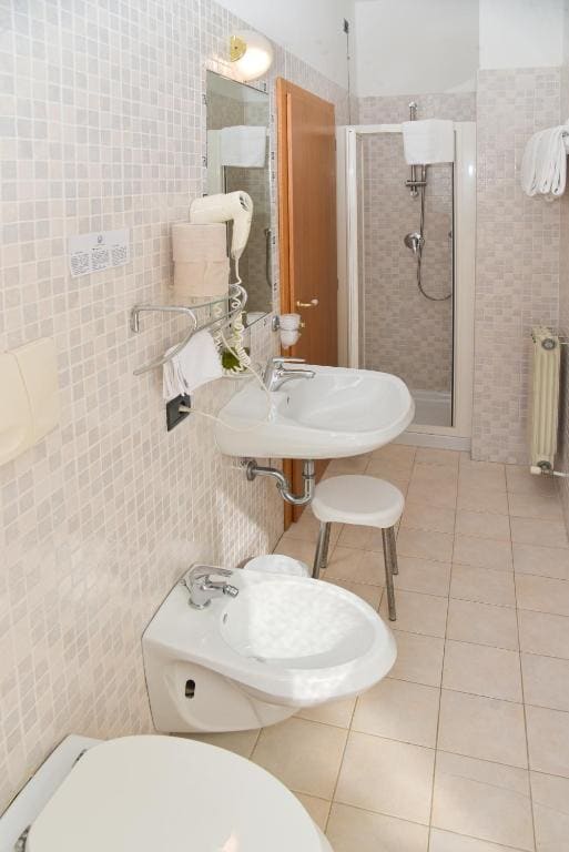 Double or Twin Room room - Image 3