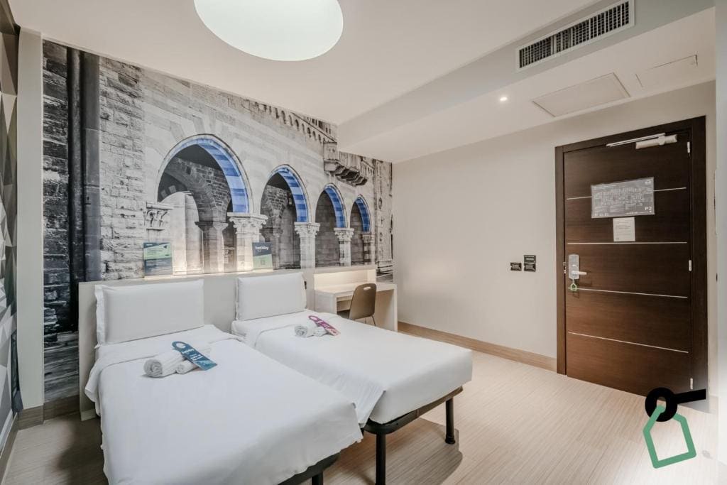 Small Double Room room - Image 3