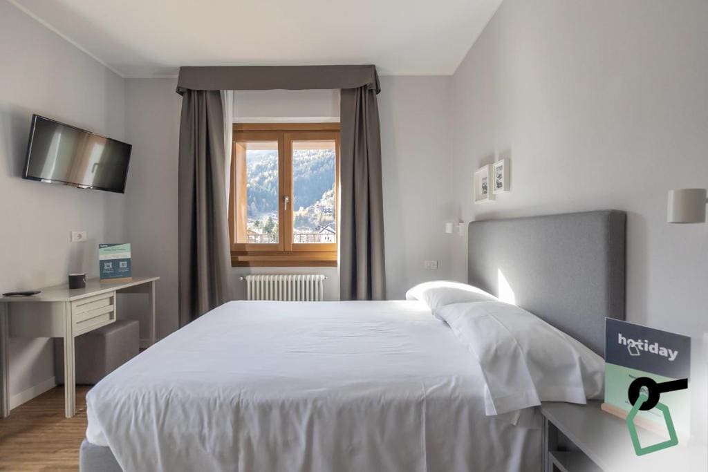 Double Room with Balcony room - Image 3