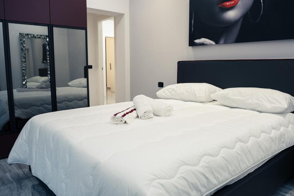Deluxe Double Room with Balcony room - Image 1