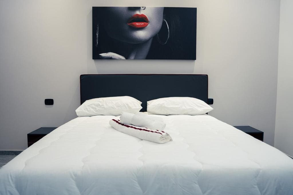Deluxe Double Room with Balcony room - Image 2