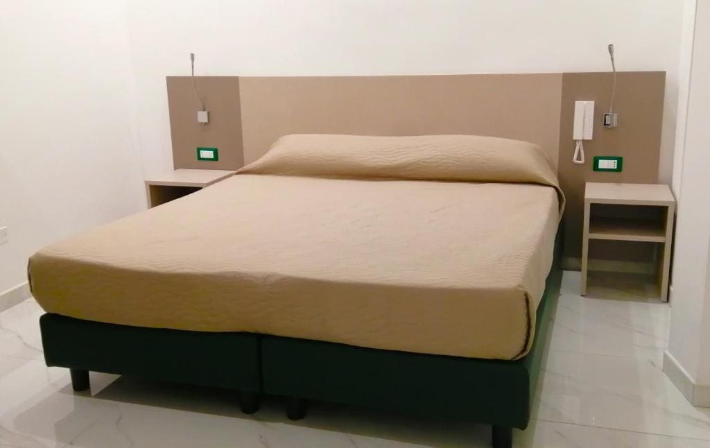 Apartment room - Image 2