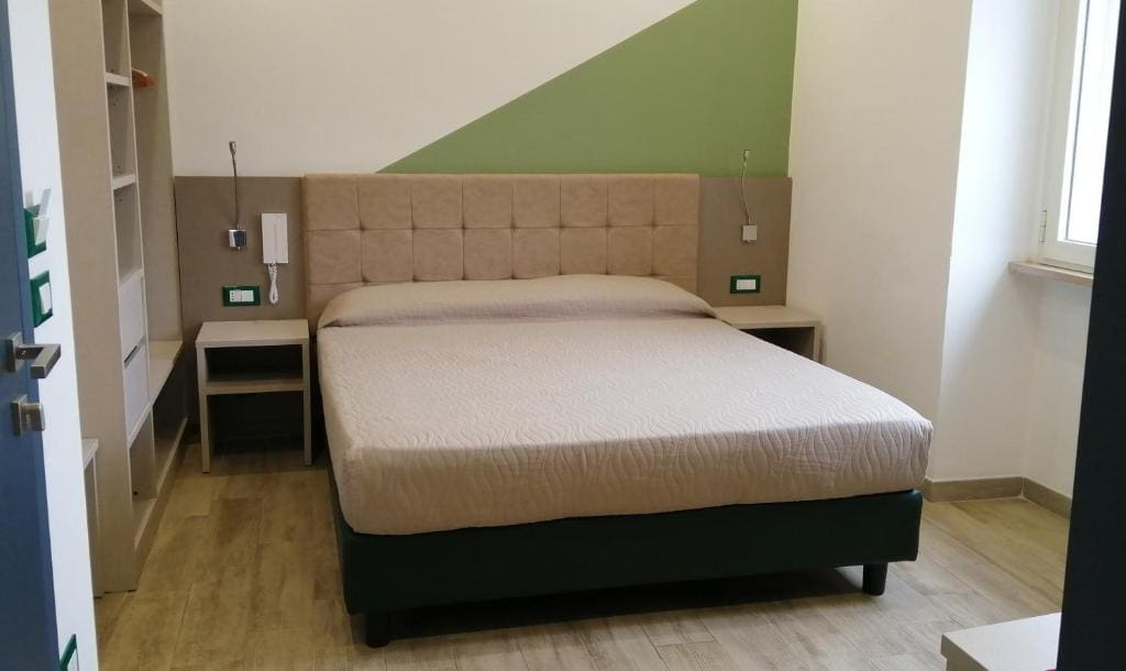 Large Double Room room - Image 2