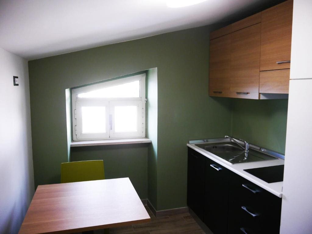 One-Bedroom Apartment room - Image 1