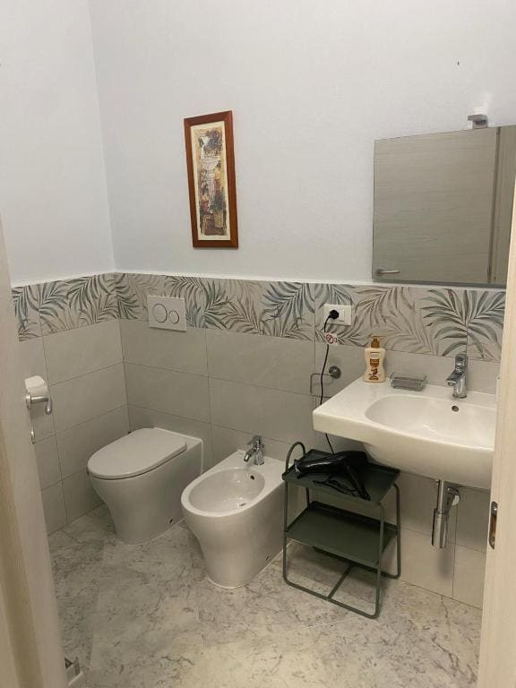 Triple Room with Private Bathroom room - Image 1