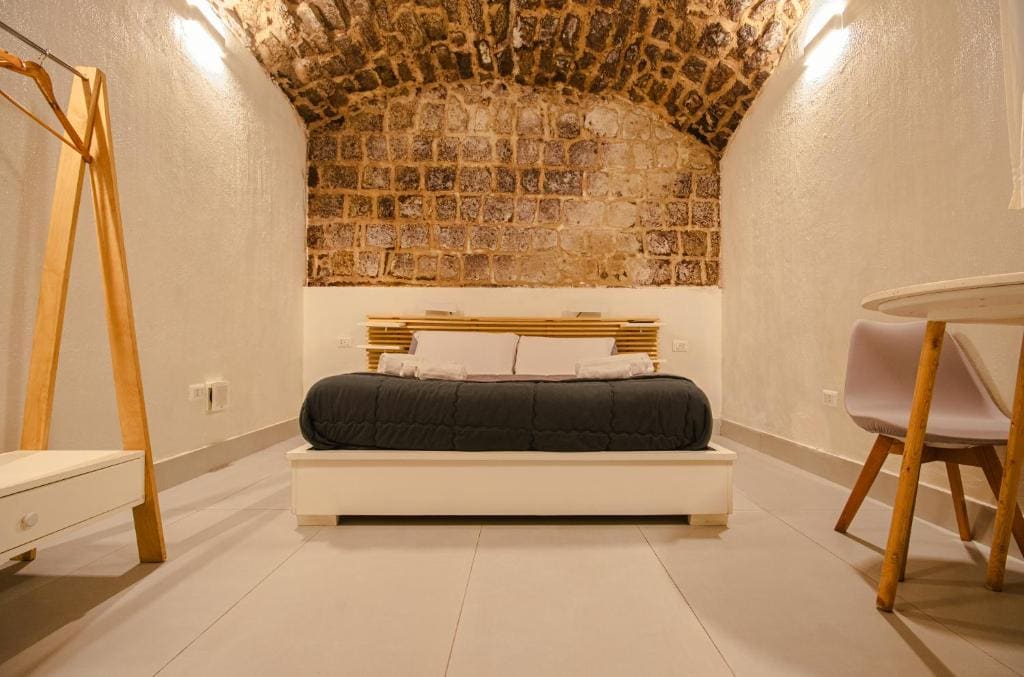 Double Room with Private Bathroom room - Image 3