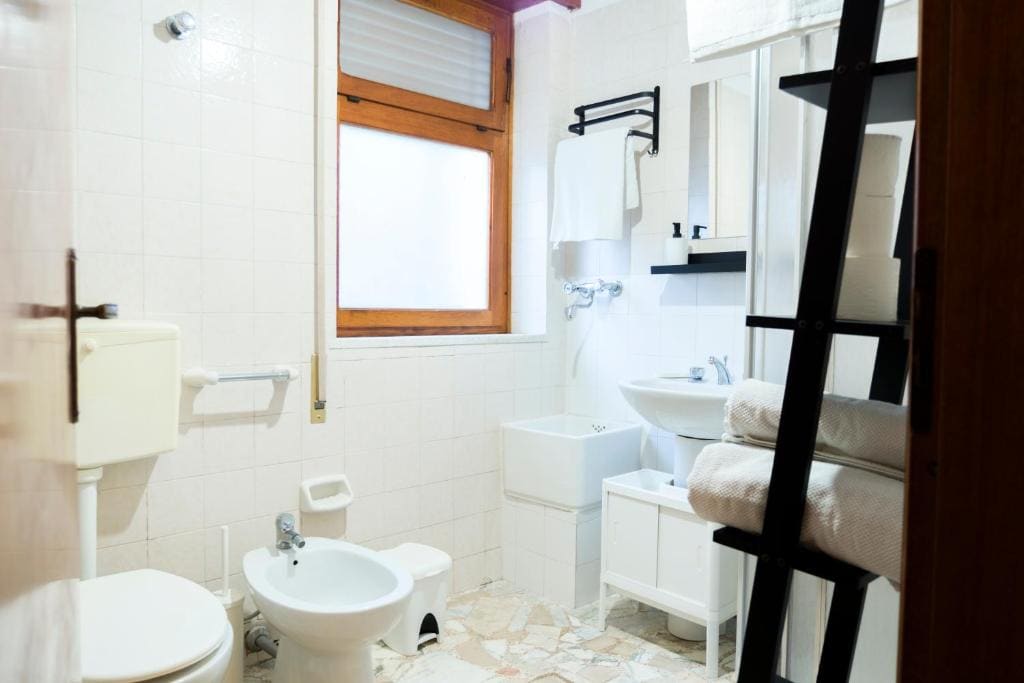 Two-Bedroom House room - Image 1