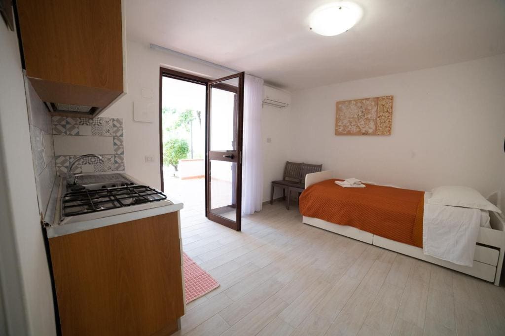 Apartment with Garden View room - Image 2