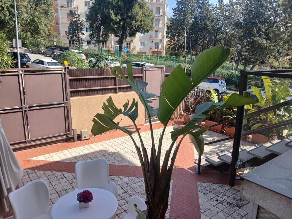 Superior Double Room with view room - Image 2