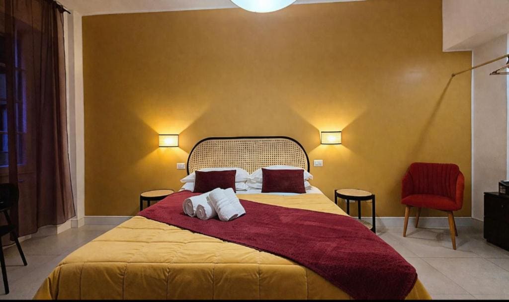 Deluxe King Room room - Image 2