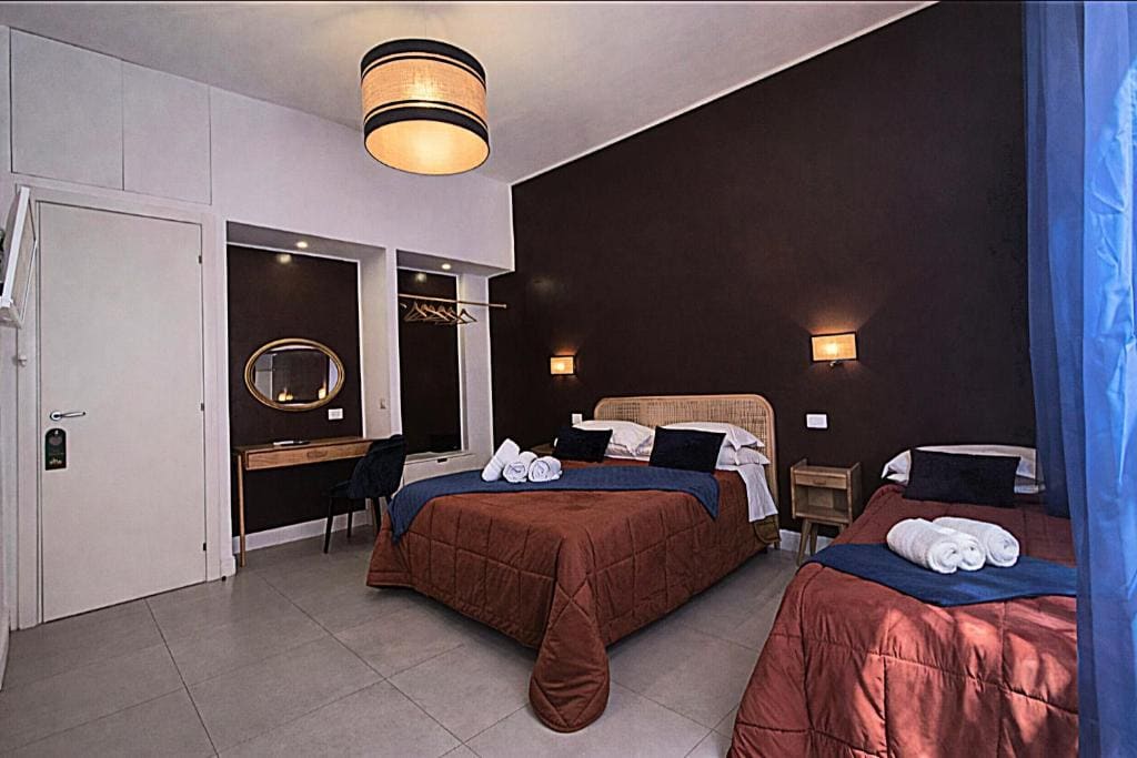 Luxury Triple Room room - Image 3