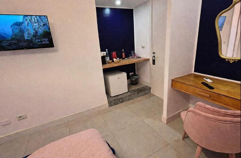 Superior Queen Room room - Image 1