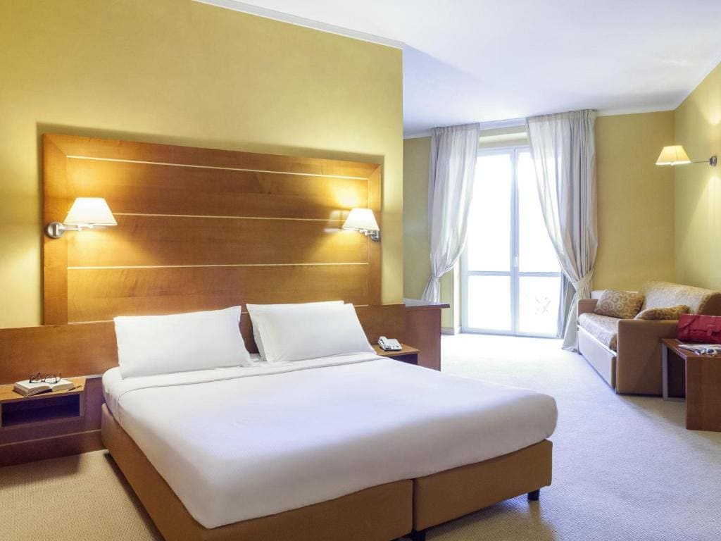 Standard Double Room with One Single Bed room - Image 2
