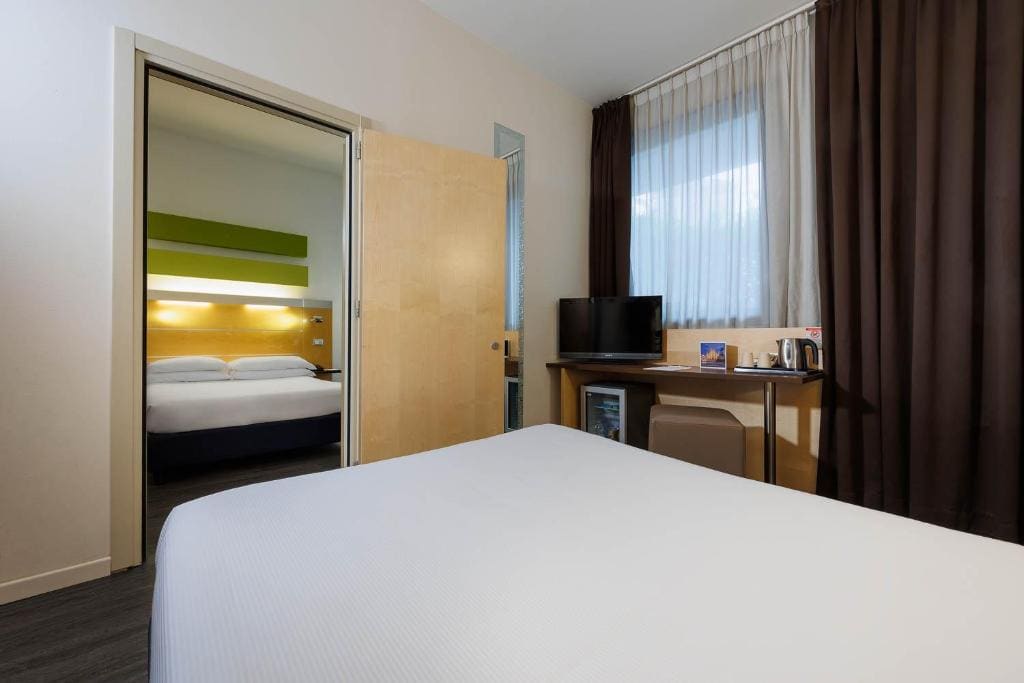 Single Room - Disability Access room - Image 2