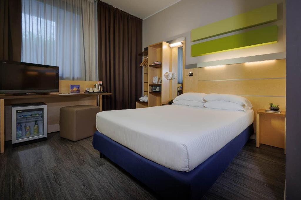Superior Double Room room - Image 3